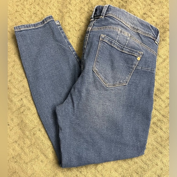 Dark Wash Skinny Jeans - Picture 4 of 4